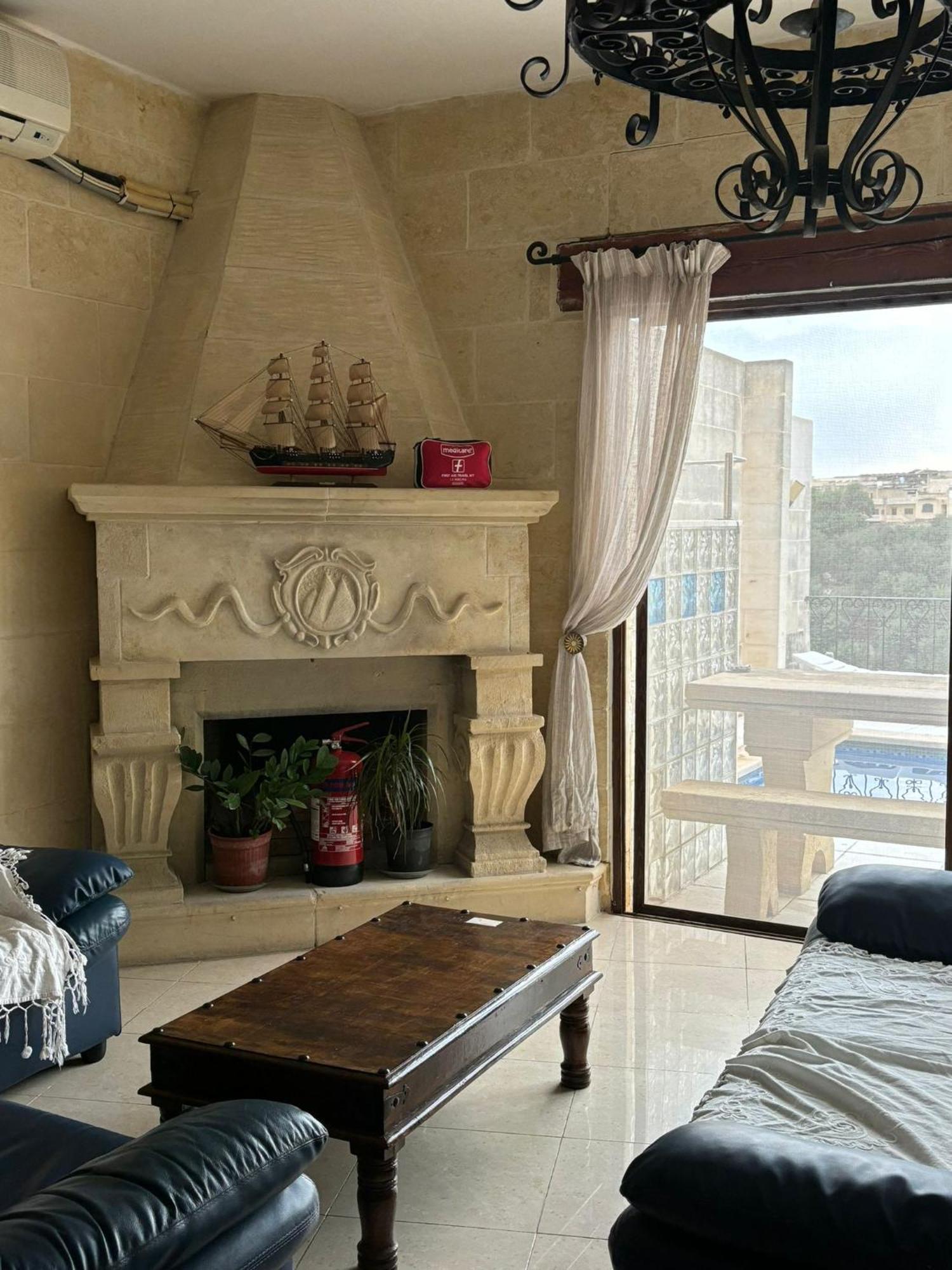Sunny Gozo Getaway Pool & Easy Check-In Bed and Breakfast Ghajn il-Kbira  Εξωτερικό φωτογραφία